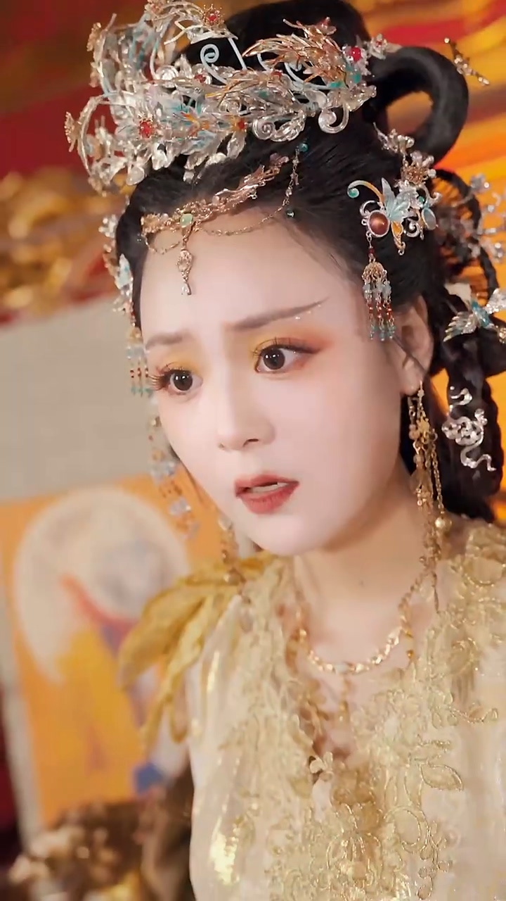 當(dāng)我穿越成女兒國(guó)先知(全集)